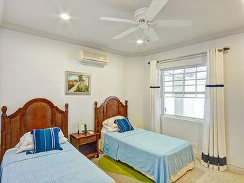 White Sands Speightstown Exteriör bild